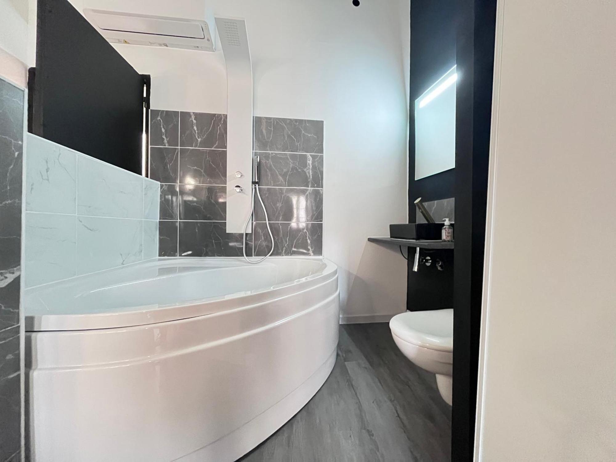 Charmant Studio Baignoire Narbonne Kültér fotó