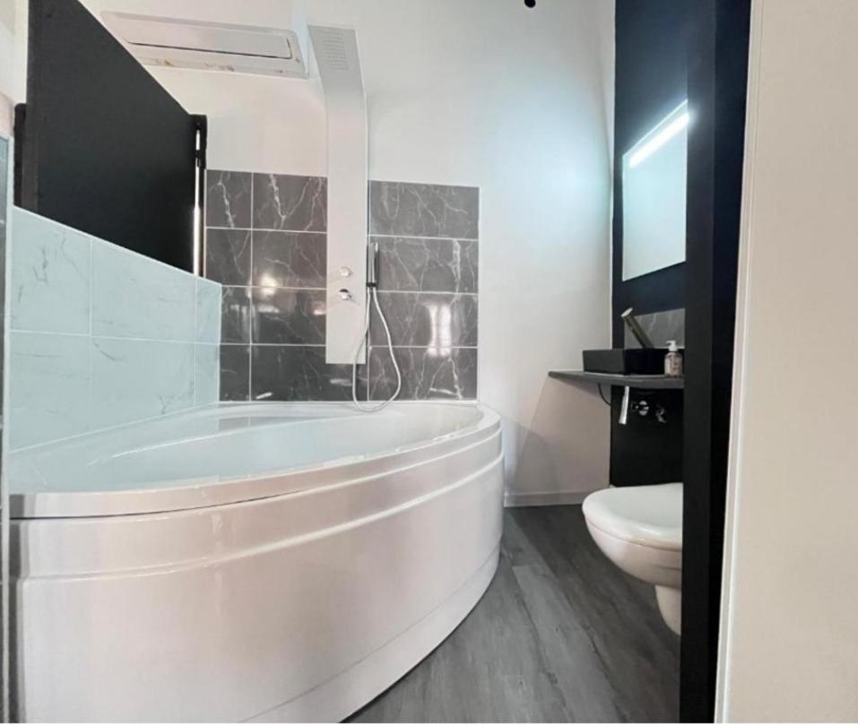 Charmant Studio Baignoire Narbonne Kültér fotó